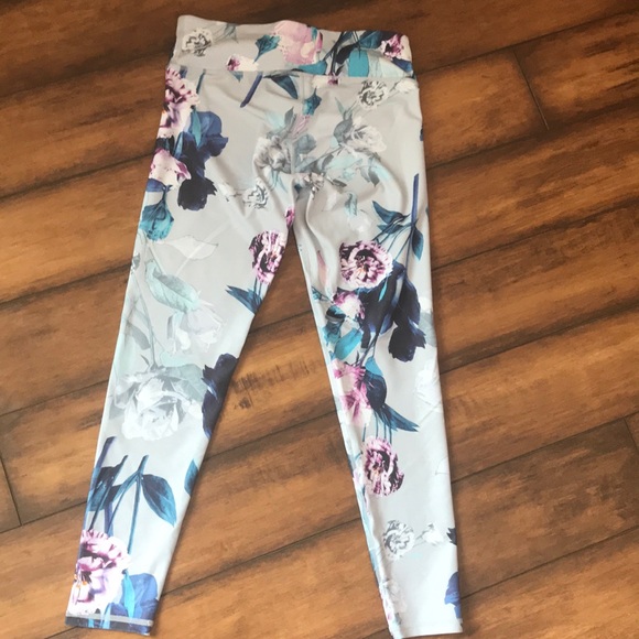 Fabletics capris - Picture 2 of 3